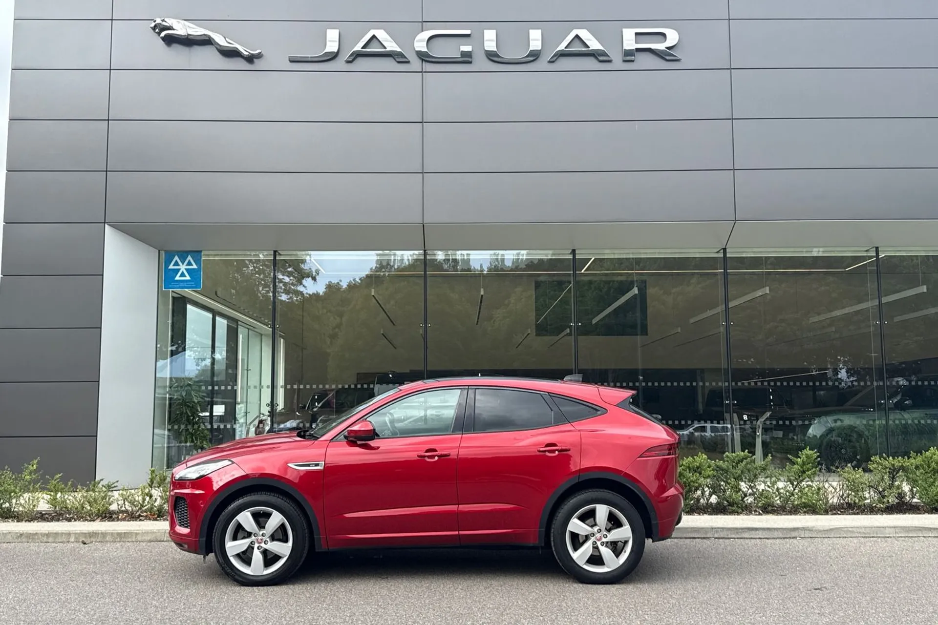 Jaguar E-PACE thumbnail image number 7