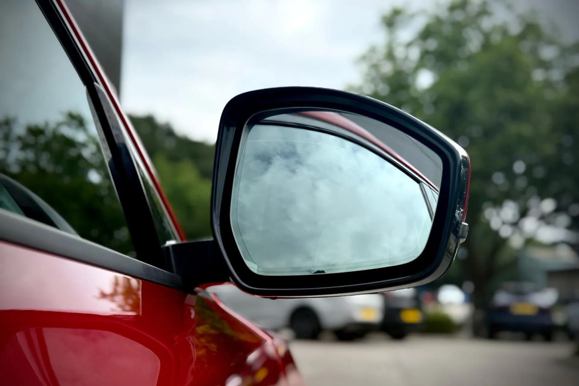 Jaguar E-PACE thumbnail image number 13