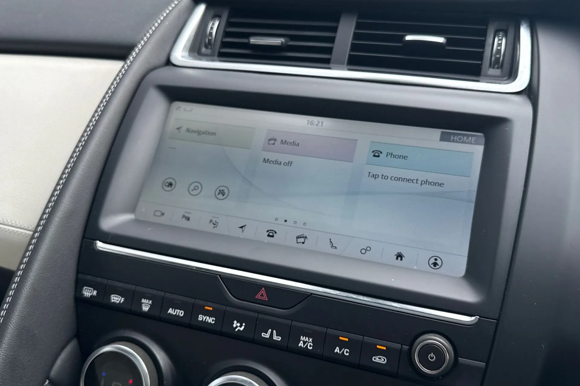 Jaguar E-PACE thumbnail image number 49
