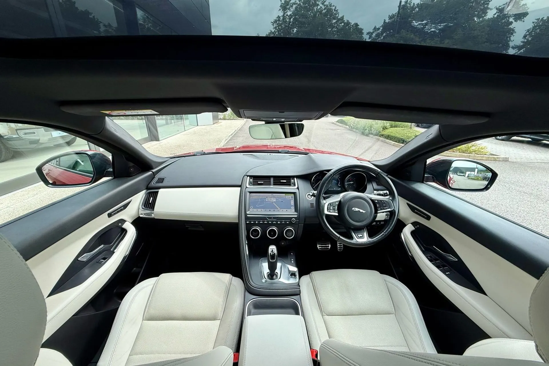 Jaguar E-PACE thumbnail image number 3