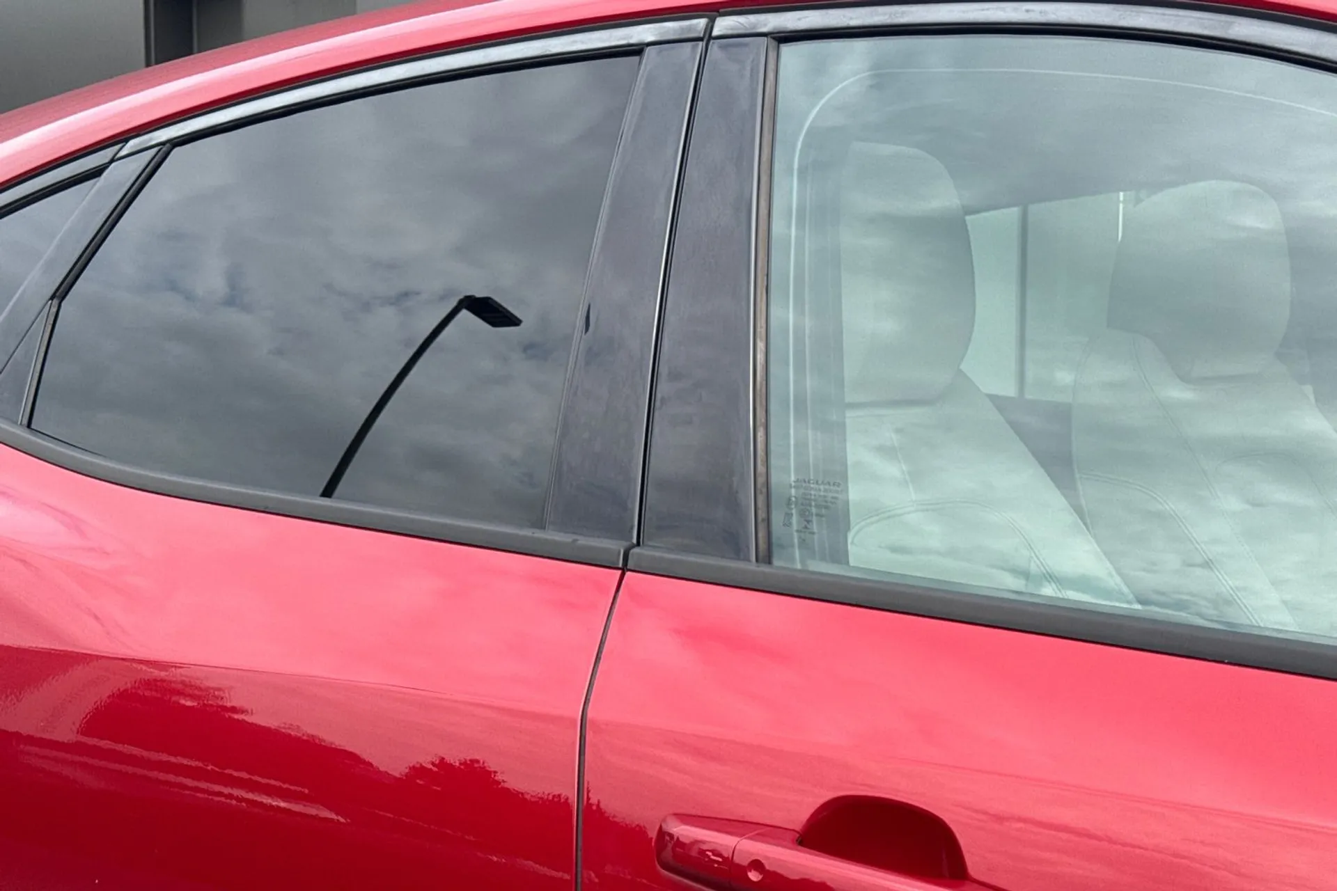 Jaguar E-PACE thumbnail image number 19