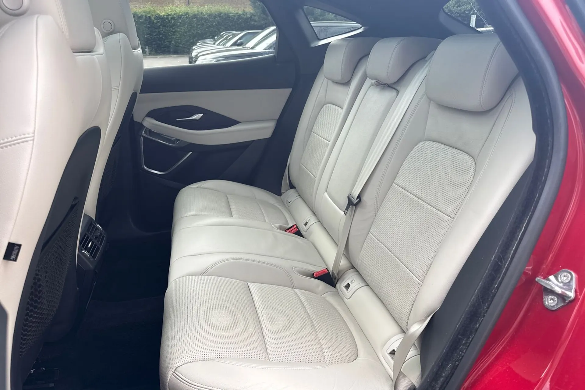 Jaguar E-PACE thumbnail image number 44