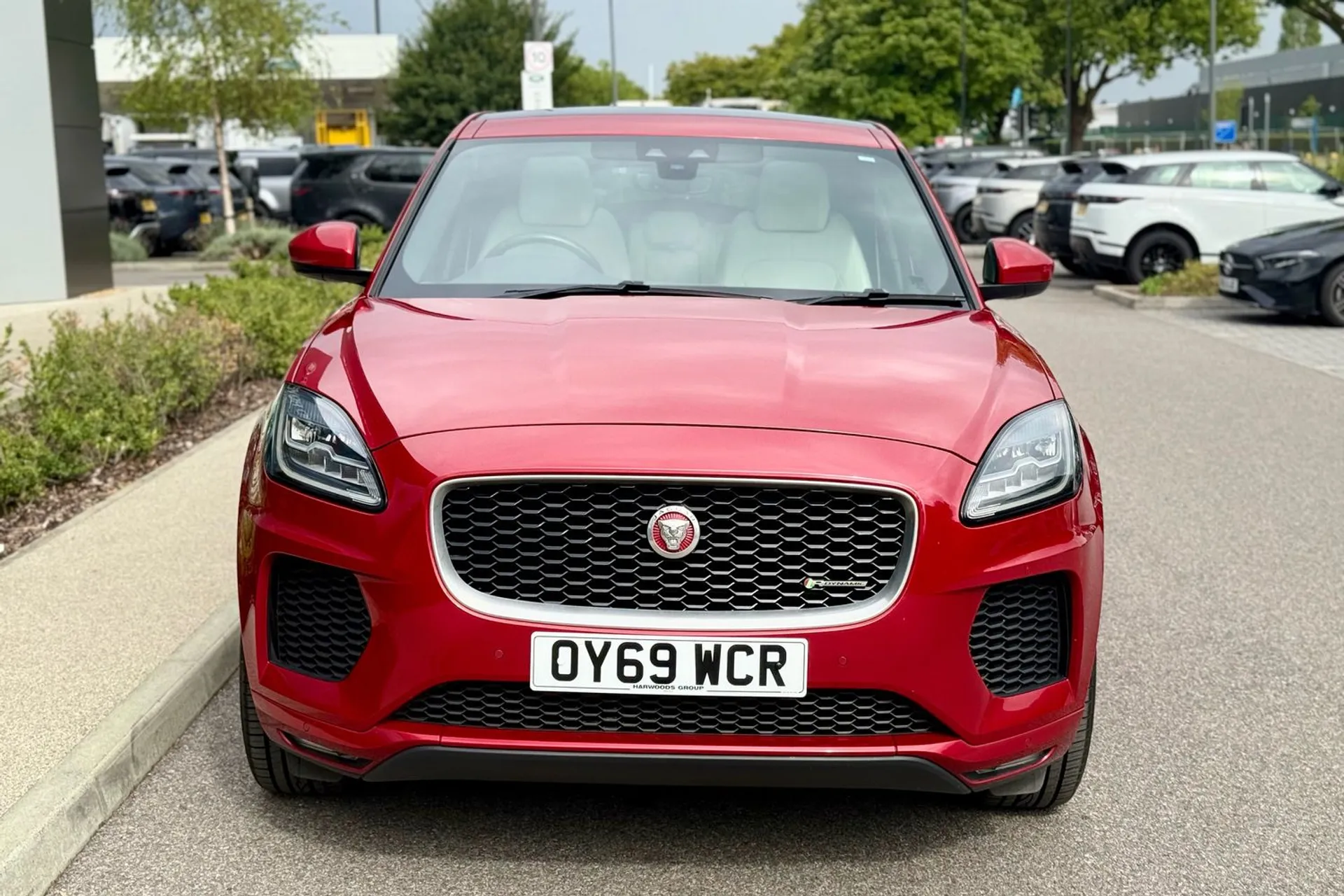 Jaguar E-PACE thumbnail image number 17