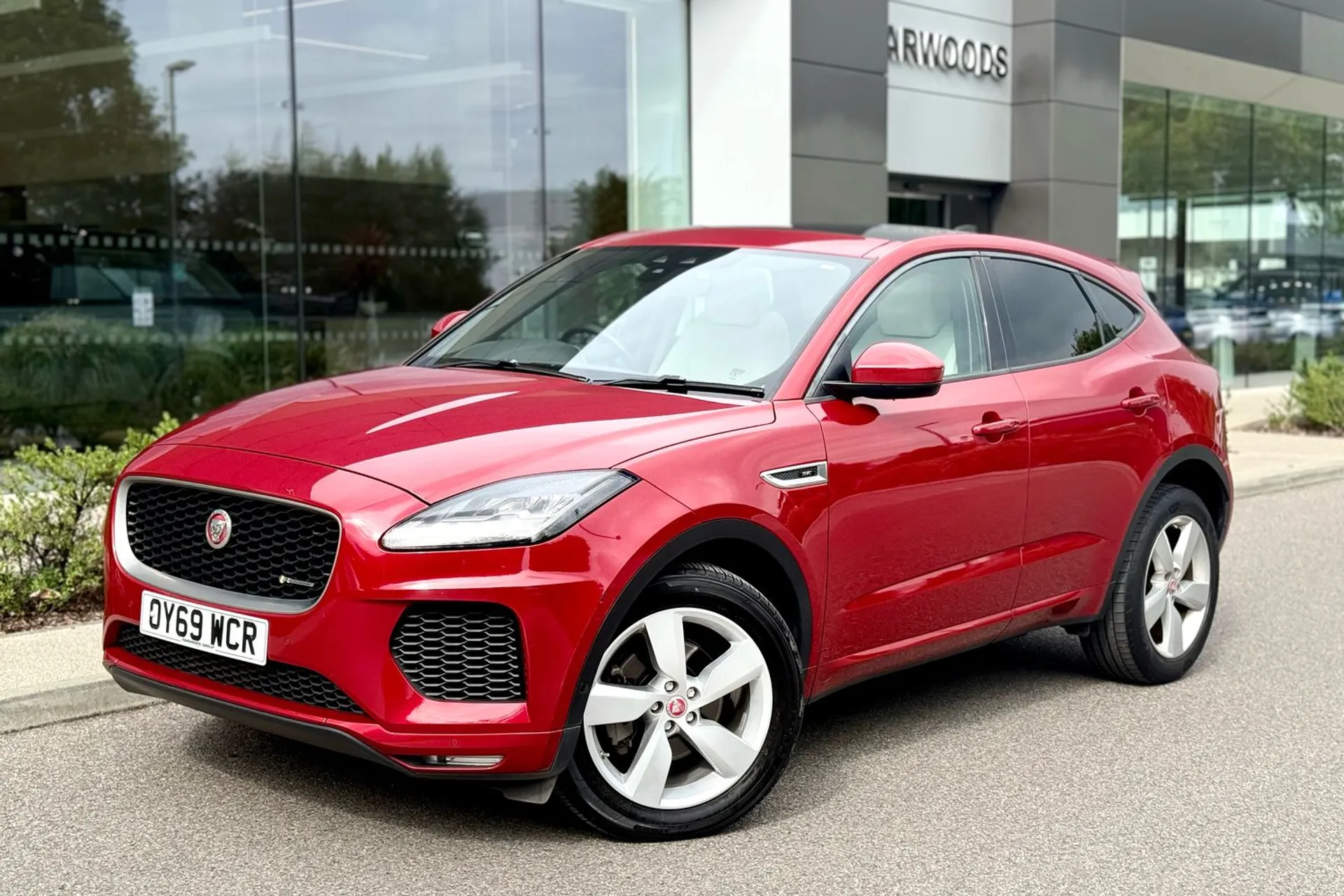 Jaguar E-PACE thumbnail image number 16