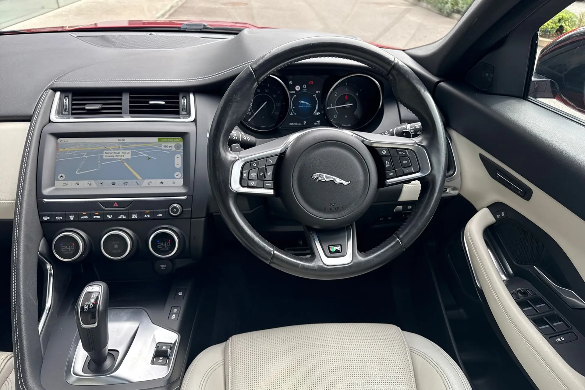 Jaguar E-PACE thumbnail image number 27