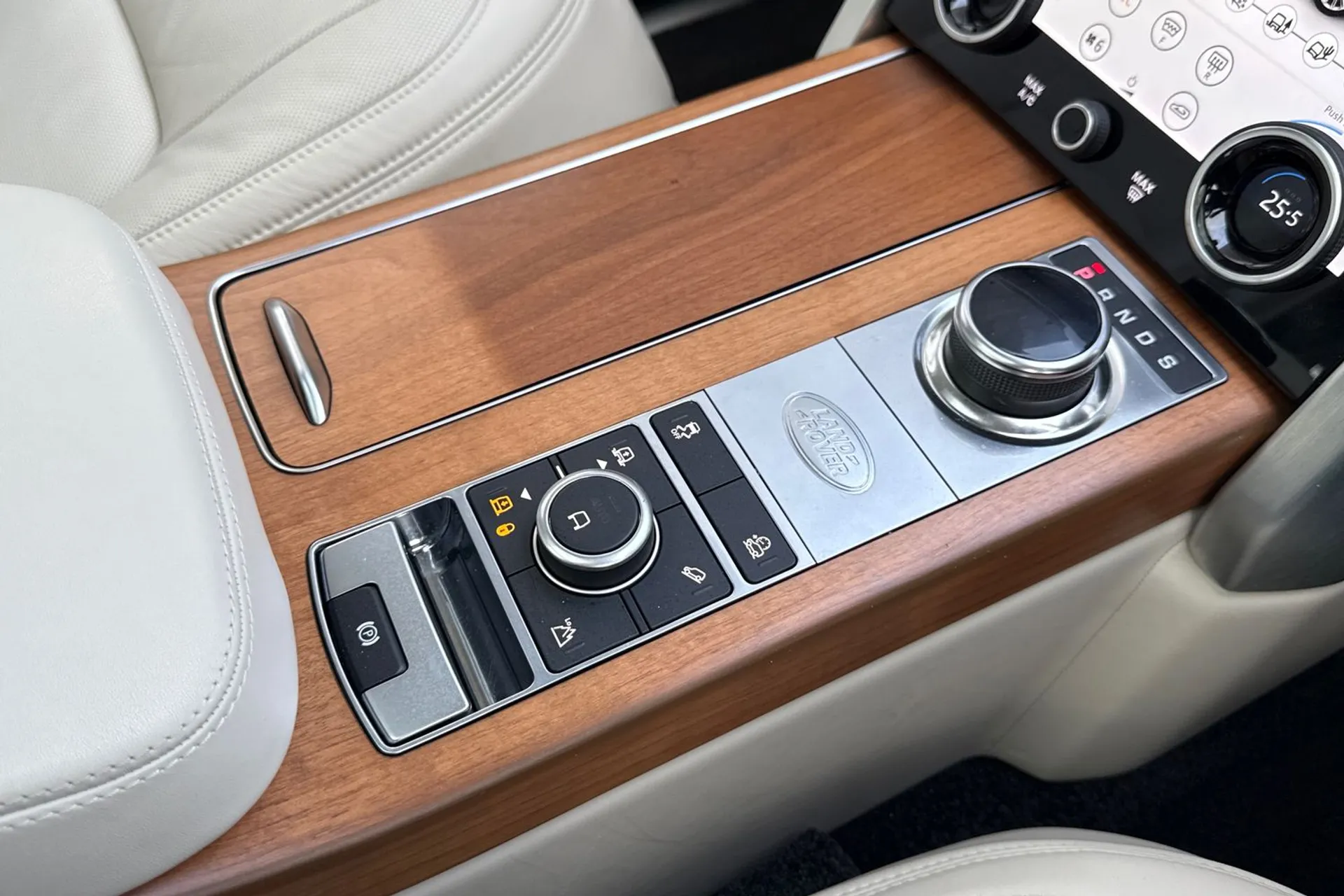 LAND ROVER RANGE ROVER thumbnail image number 59