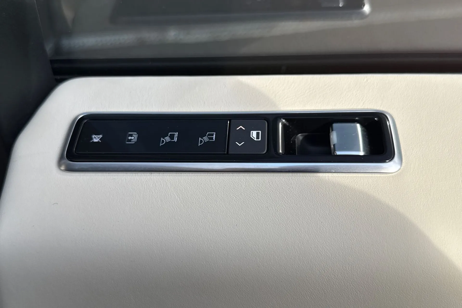 LAND ROVER RANGE ROVER thumbnail image number 56