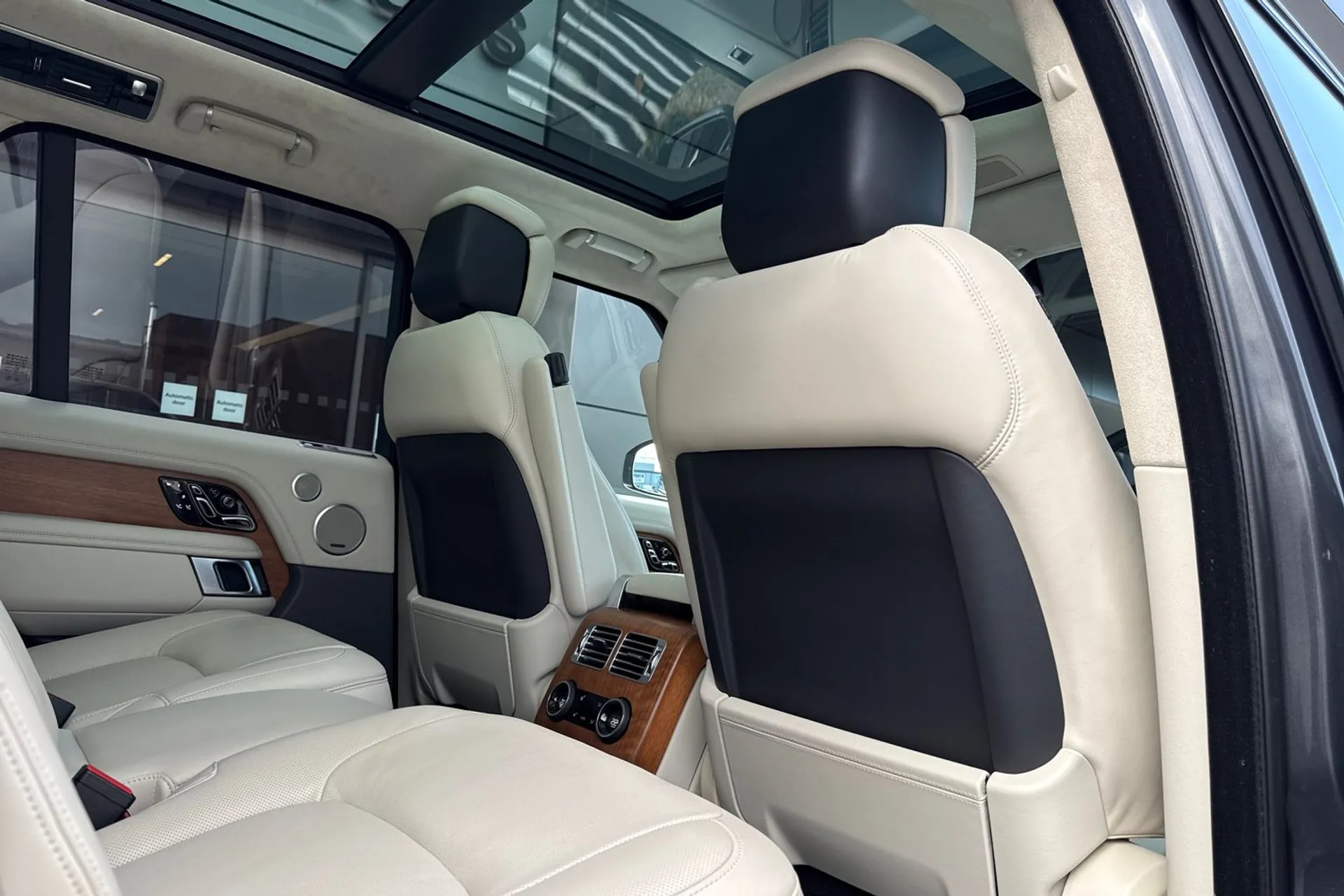 LAND ROVER RANGE ROVER thumbnail image number 35