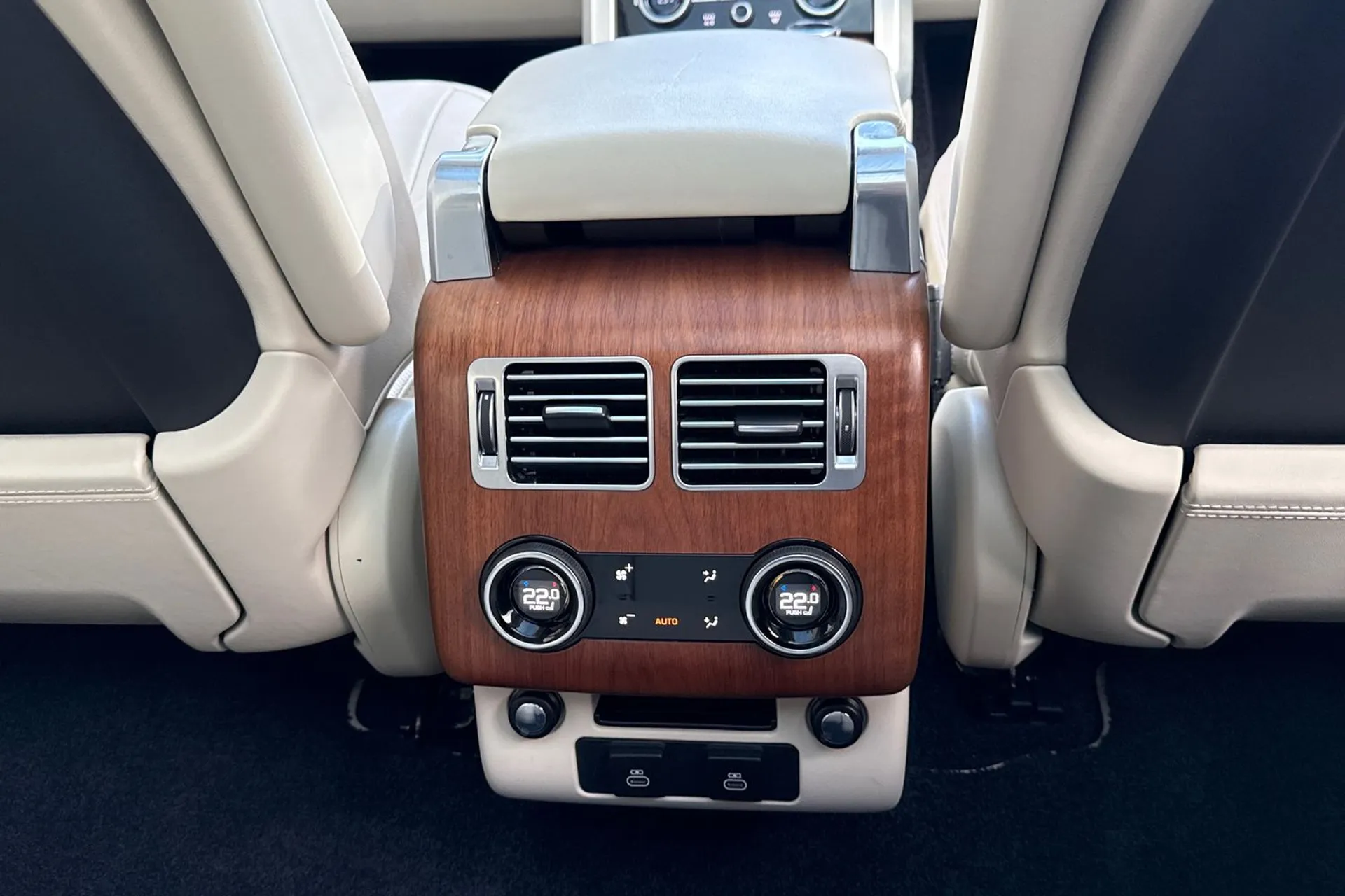 LAND ROVER RANGE ROVER thumbnail image number 40