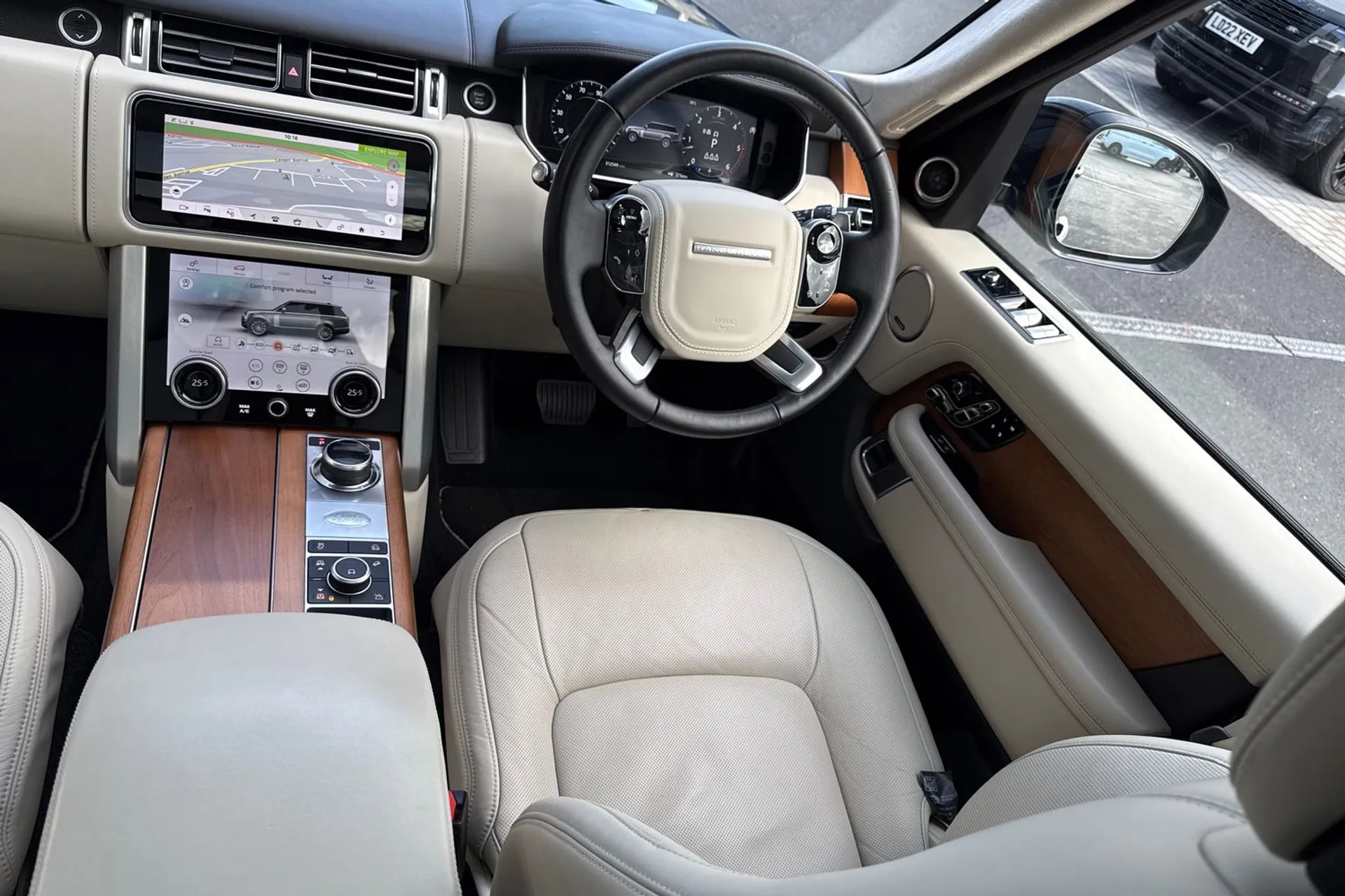 LAND ROVER RANGE ROVER thumbnail image number 42