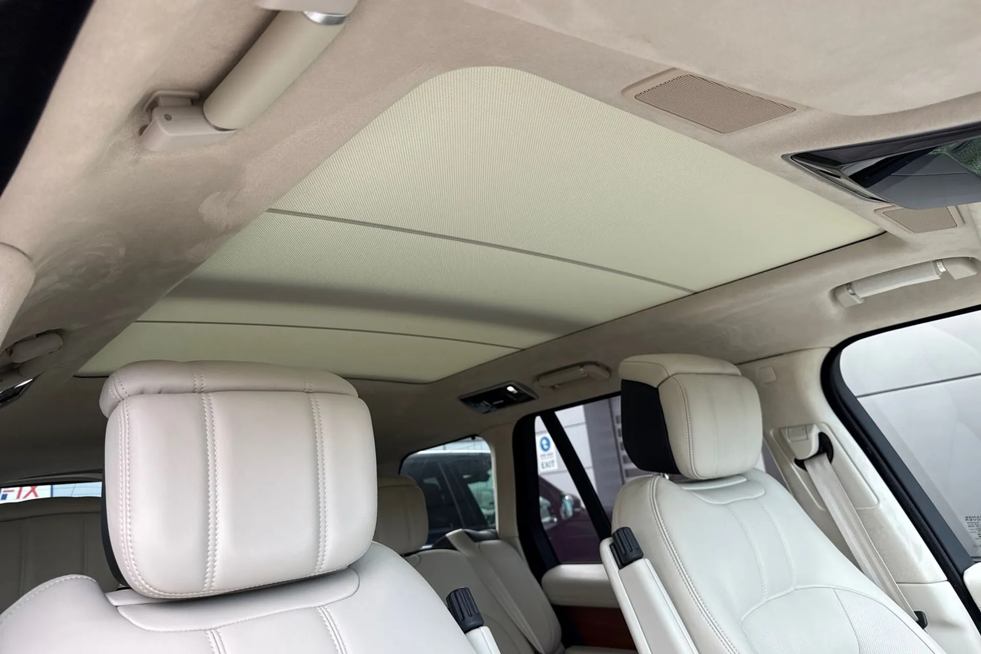 LAND ROVER RANGE ROVER thumbnail image number 8