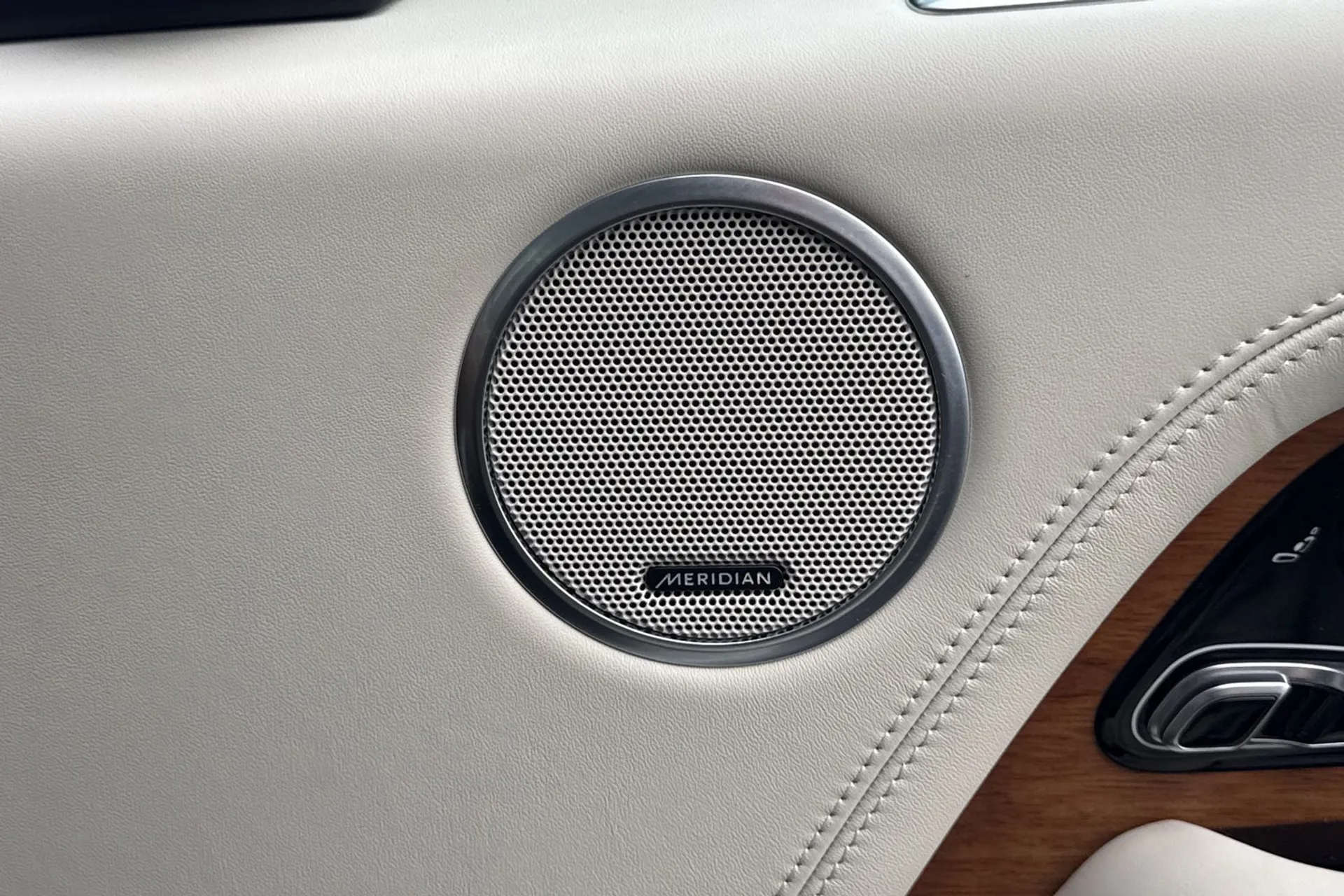 LAND ROVER RANGE ROVER thumbnail image number 21