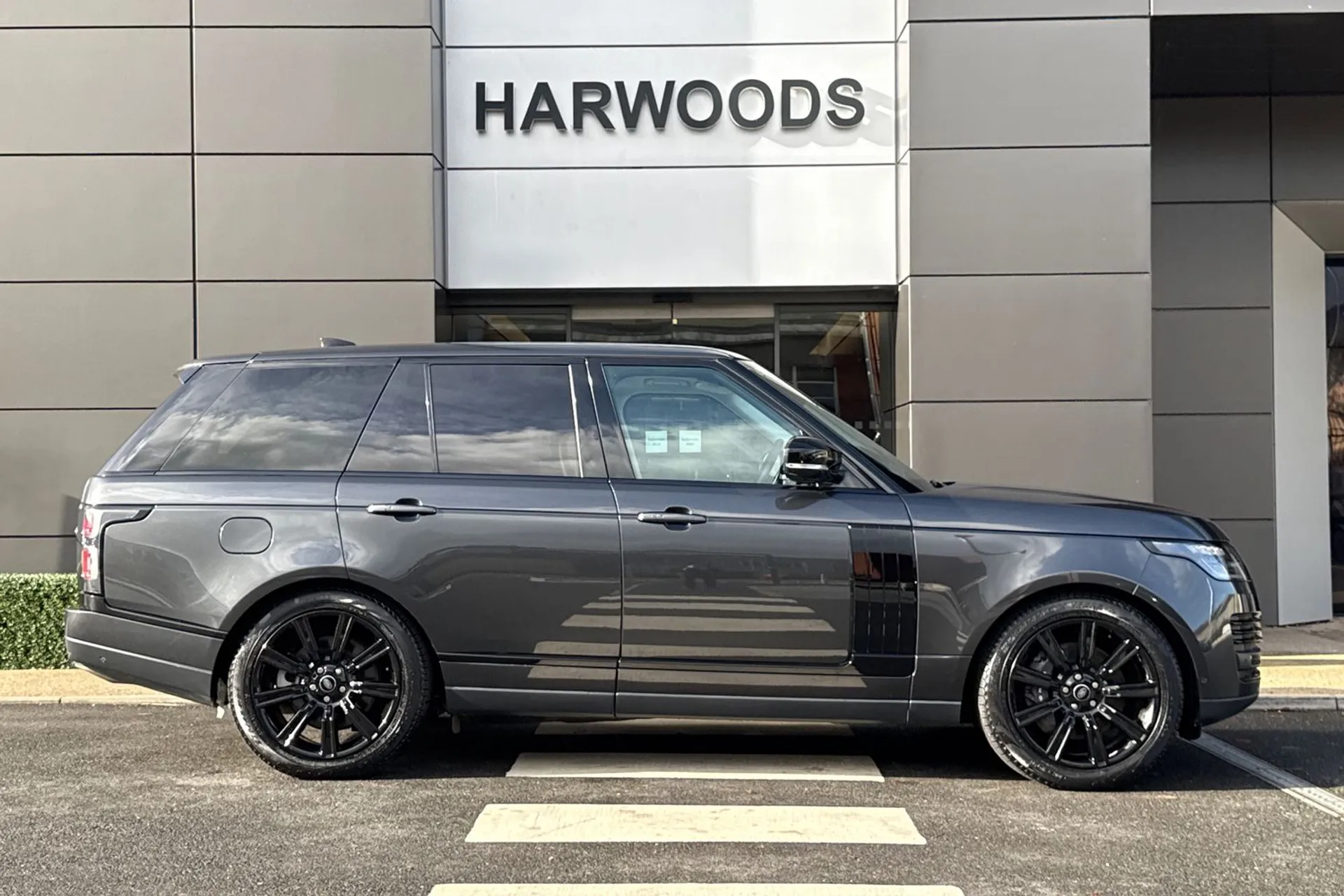 LAND ROVER RANGE ROVER thumbnail image number 2