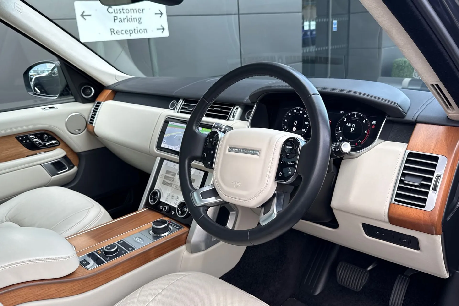 LAND ROVER RANGE ROVER thumbnail image number 17