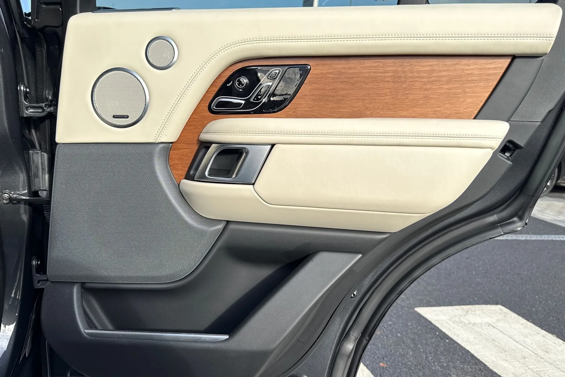 LAND ROVER RANGE ROVER thumbnail image number 55