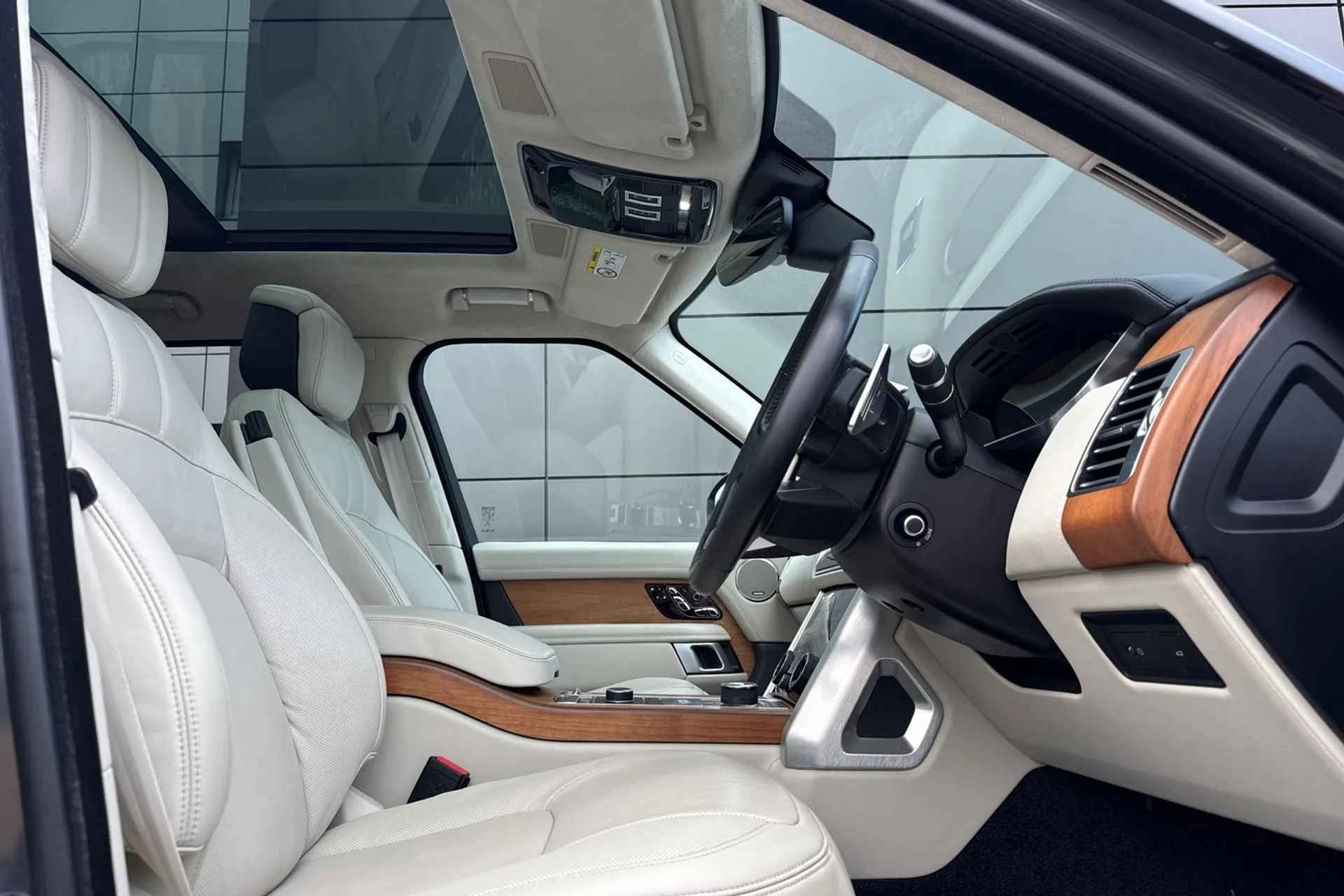 LAND ROVER RANGE ROVER thumbnail image number 16