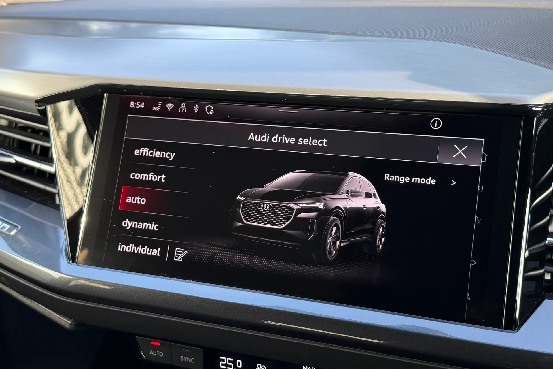 Audi Q4 thumbnail image number 25