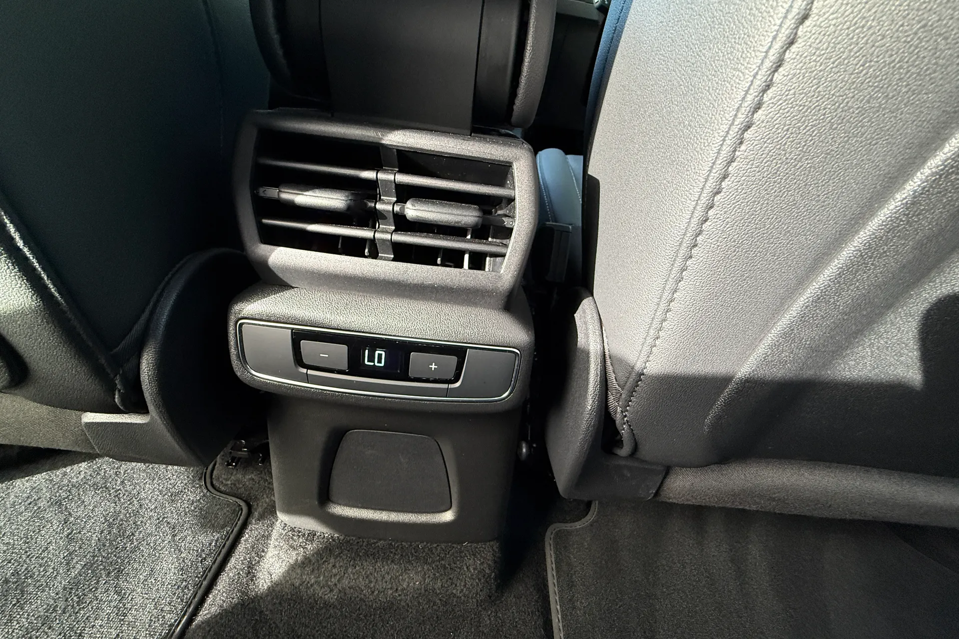 Audi Q4 thumbnail image number 53