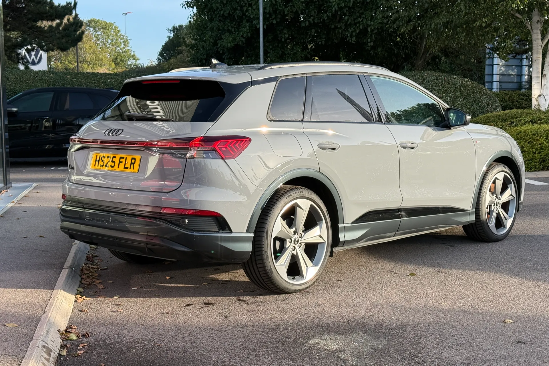 Audi Q4 thumbnail image number 9