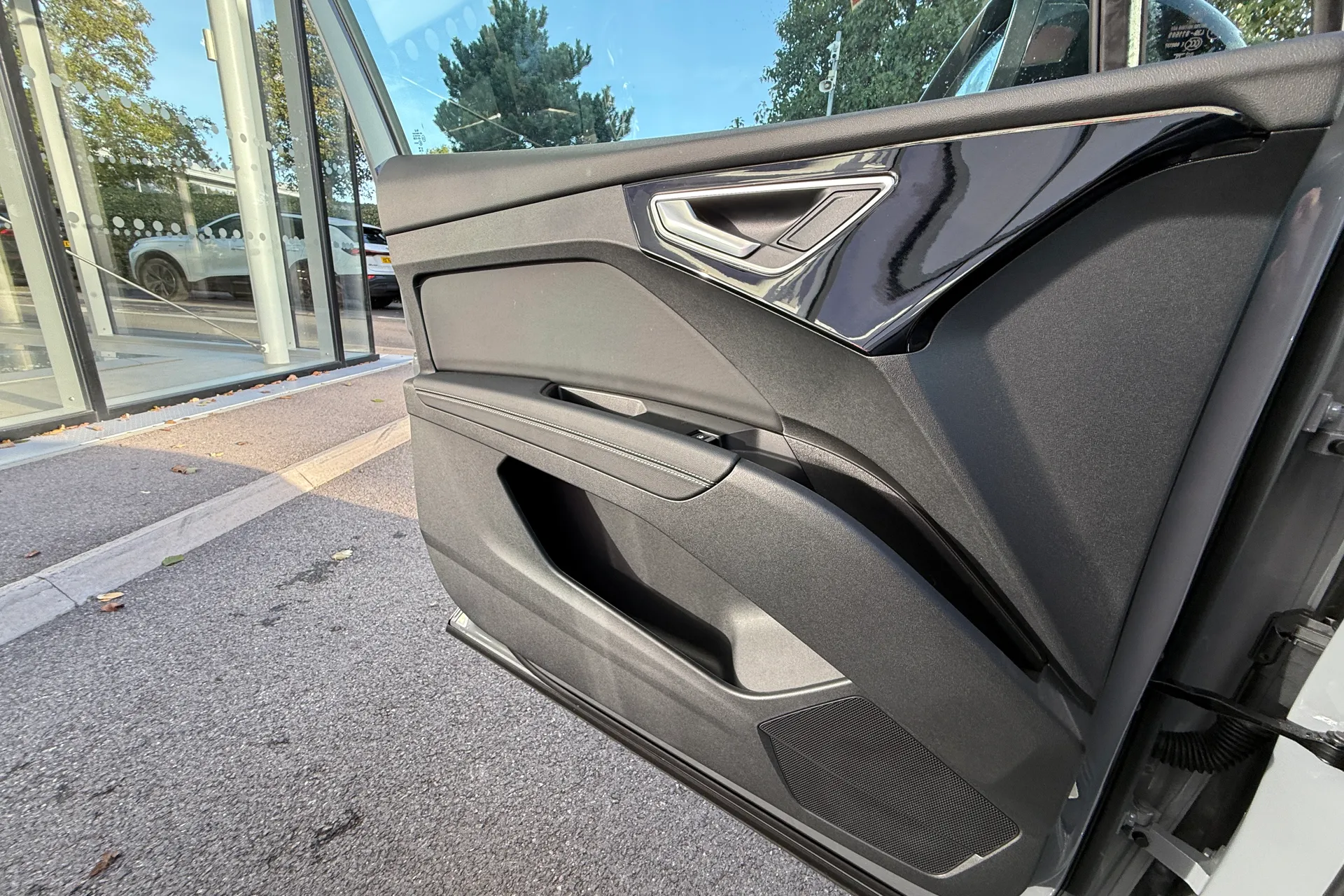 Audi Q4 thumbnail image number 42