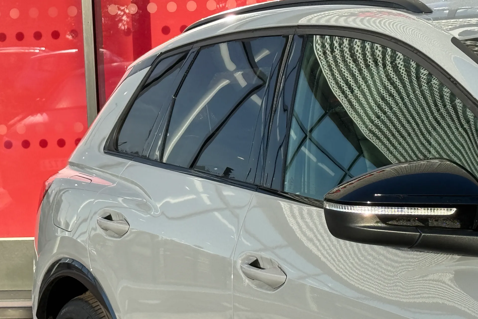 Audi Q4 thumbnail image number 16