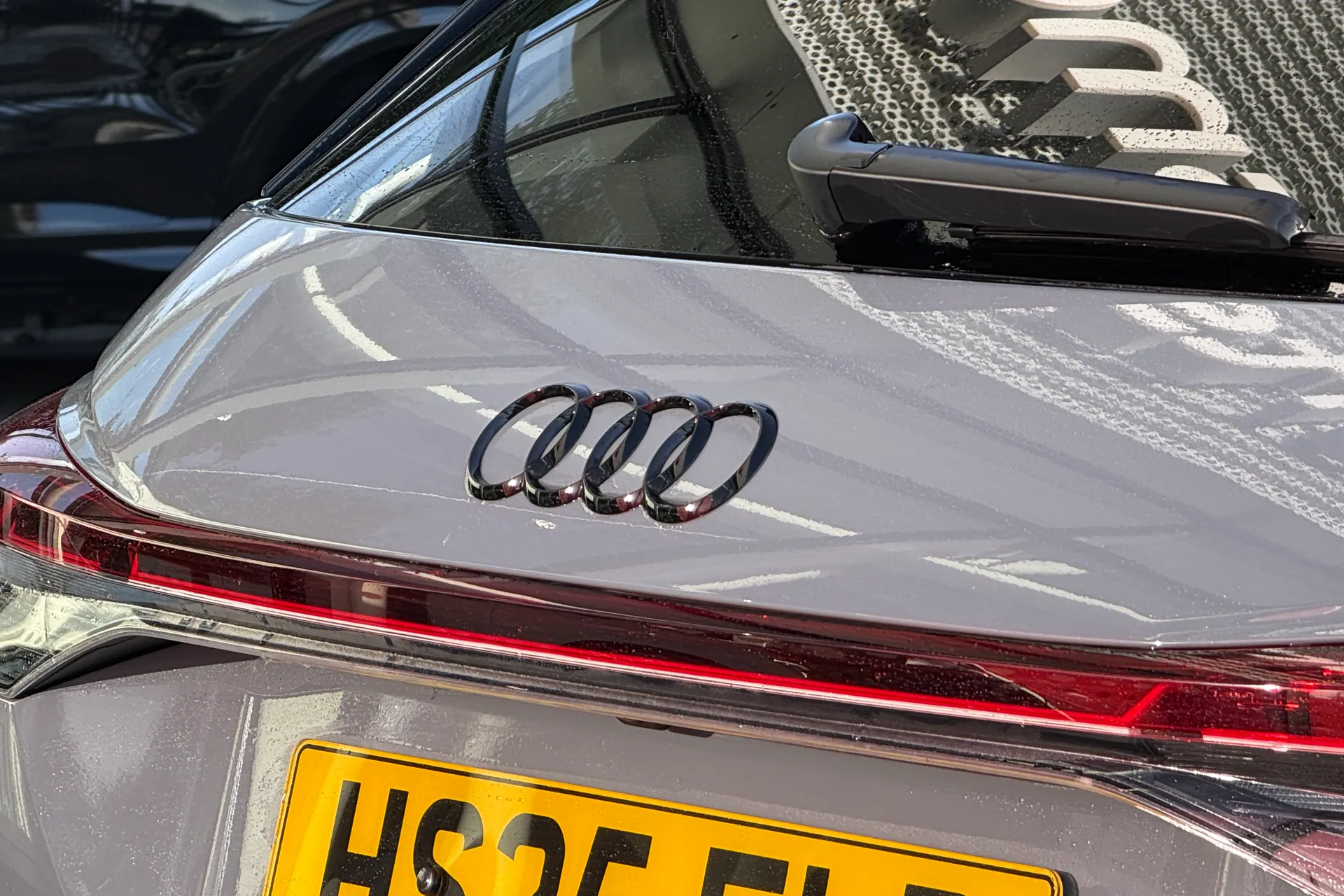 Audi Q4 thumbnail image number 33