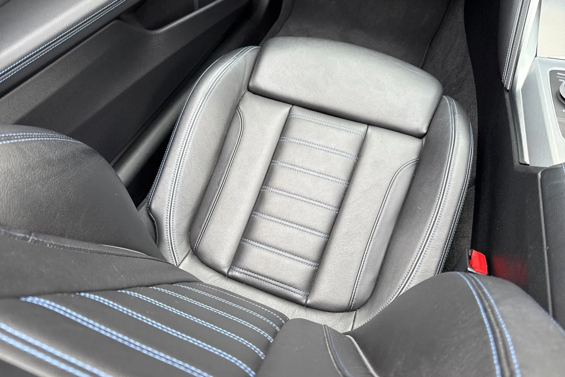 BMW 4 SERIES thumbnail image number 33