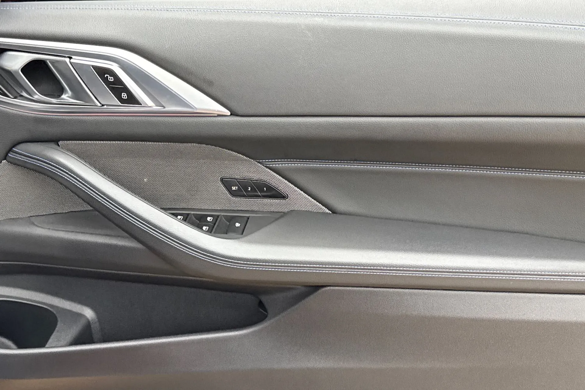 BMW 4 SERIES thumbnail image number 40