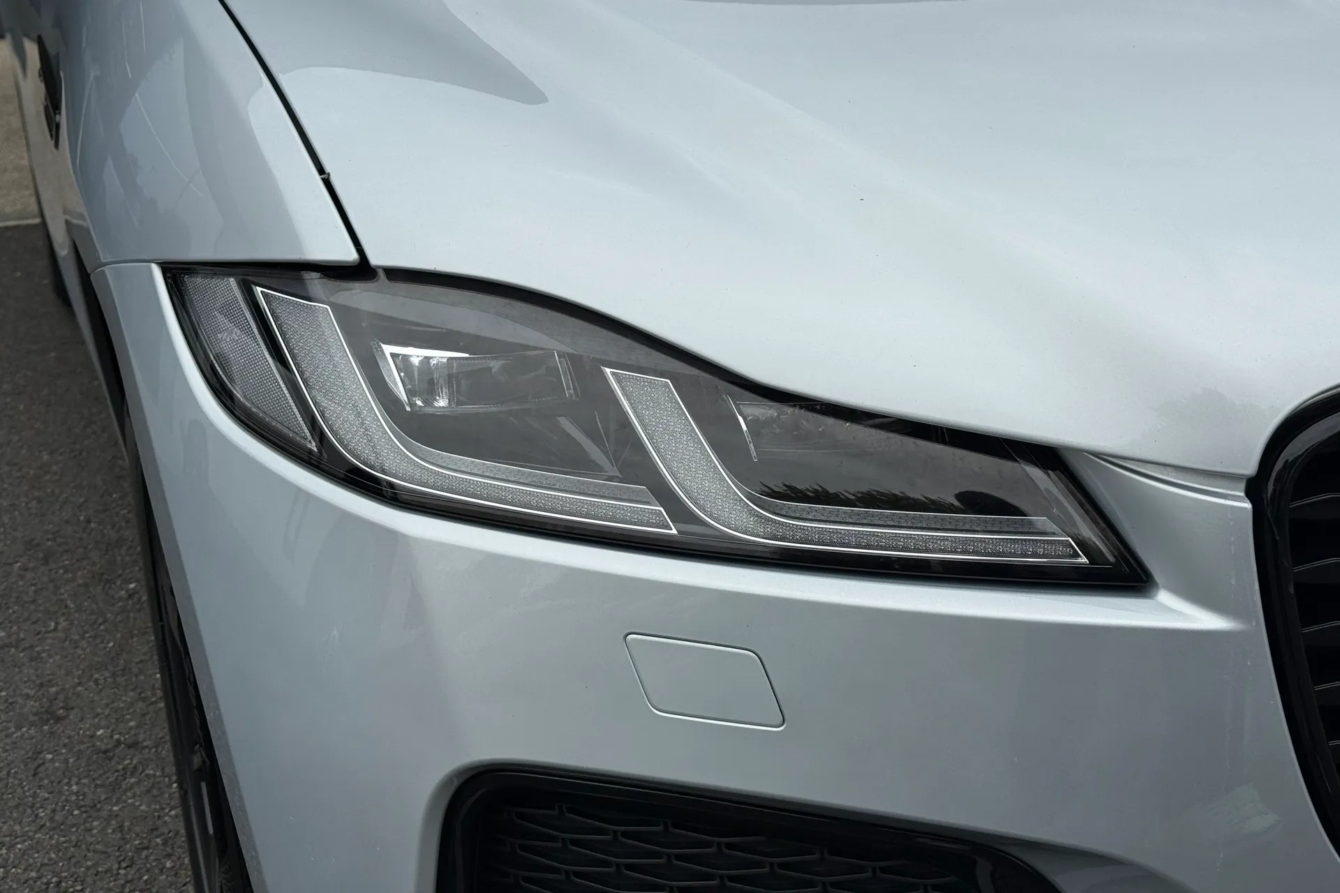 Jaguar F-PACE thumbnail image number 54