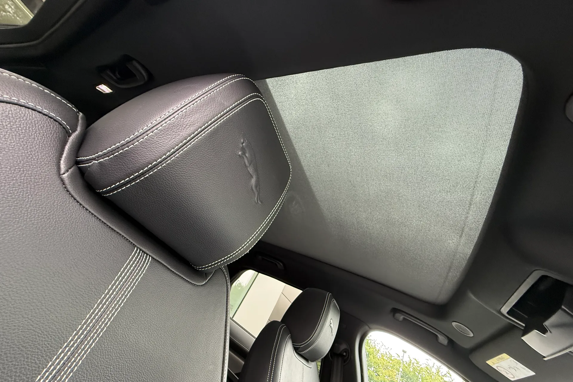 Jaguar F-PACE thumbnail image number 36
