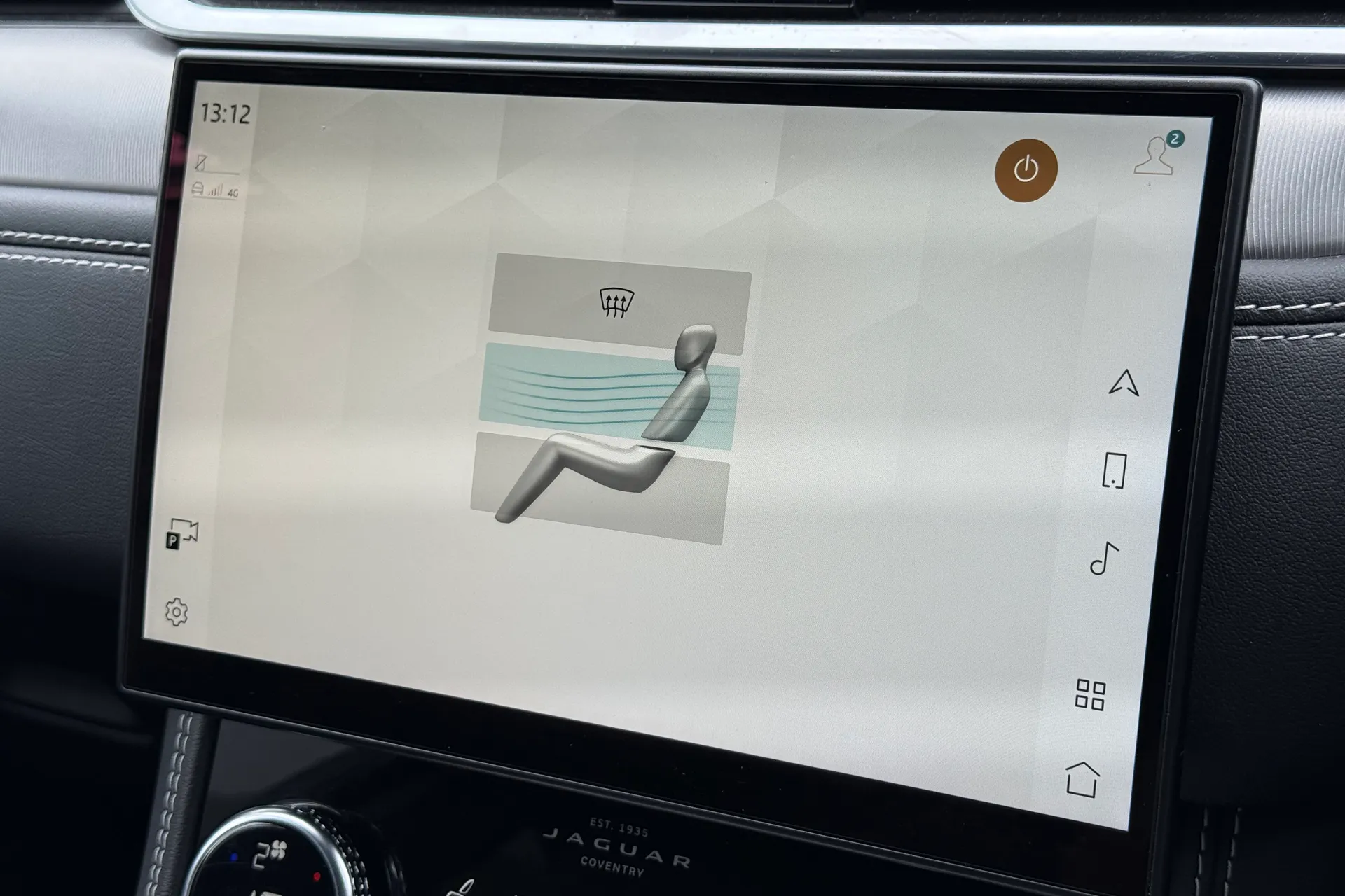 Jaguar F-PACE thumbnail image number 17
