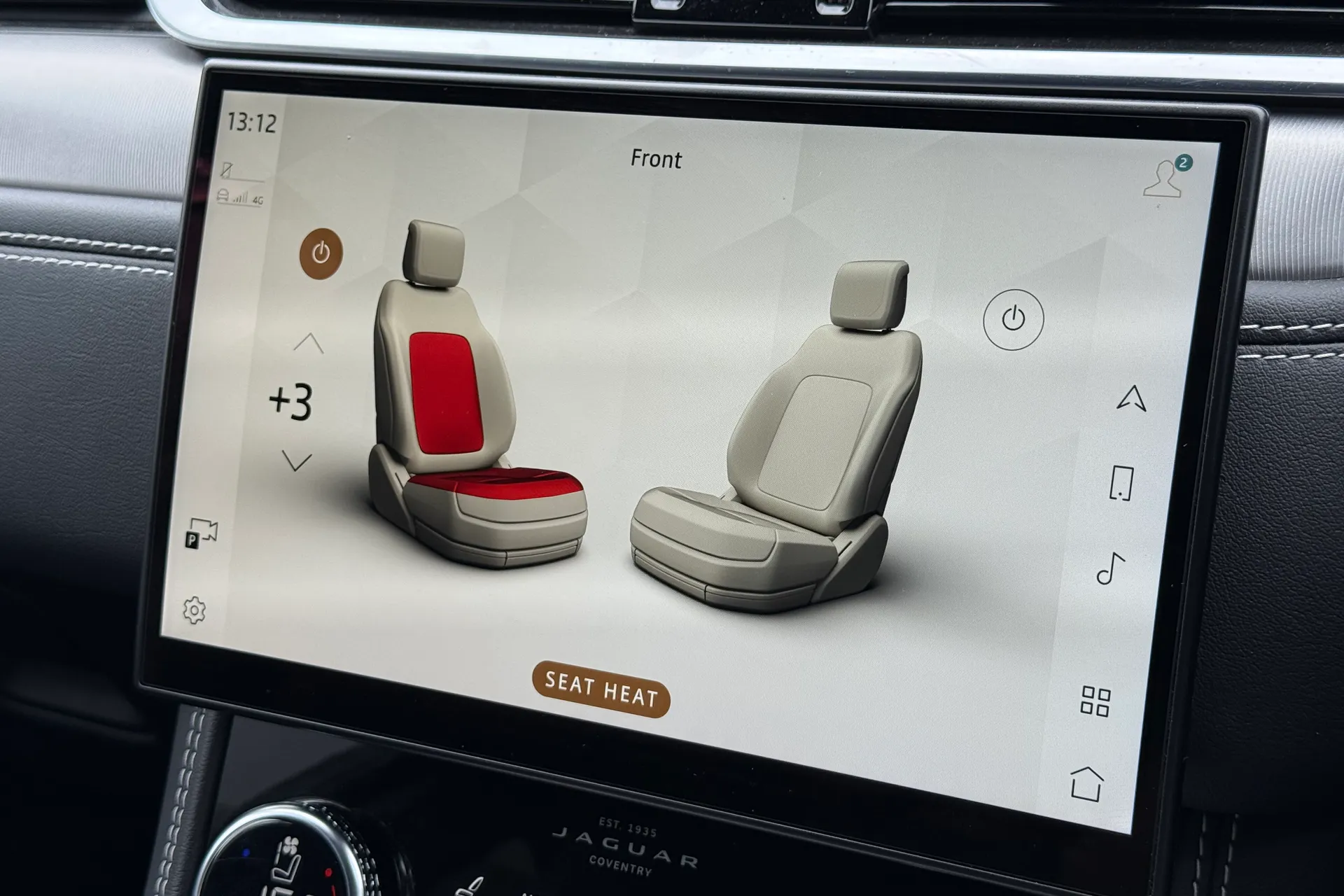 Jaguar F-PACE thumbnail image number 18