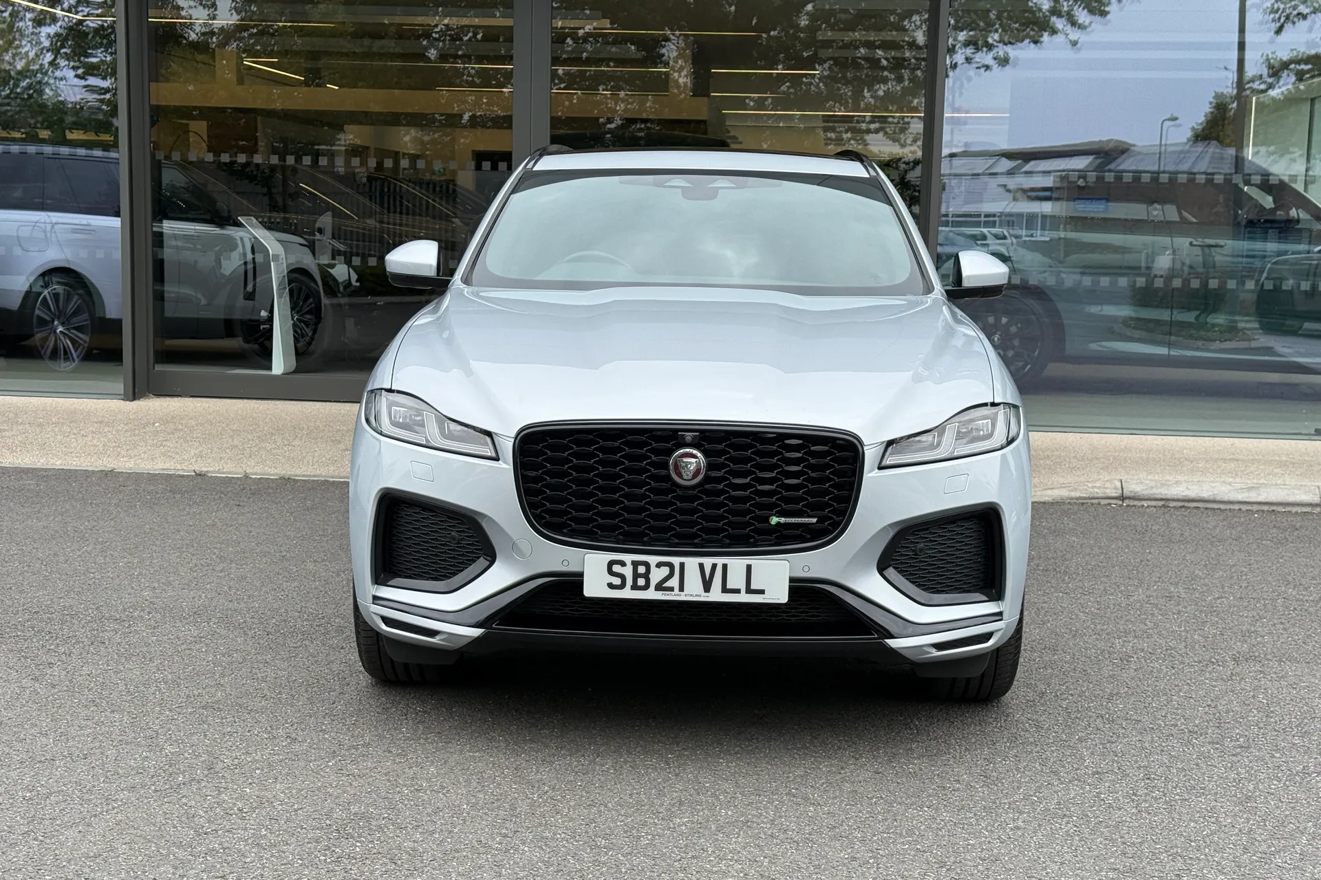 Jaguar F-PACE thumbnail image number 6