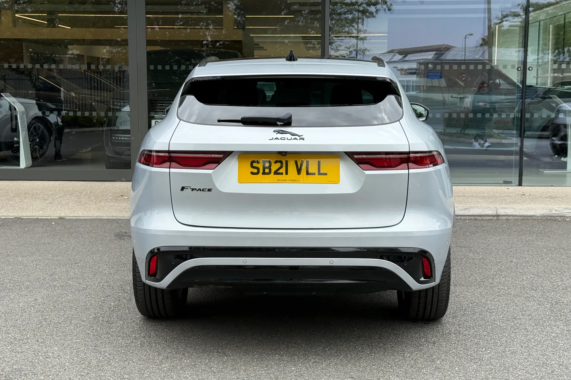 Jaguar F-PACE thumbnail image number 8