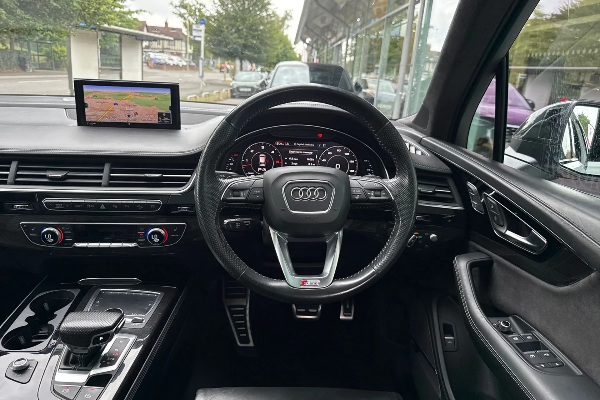 Audi Q7 thumbnail image number 4