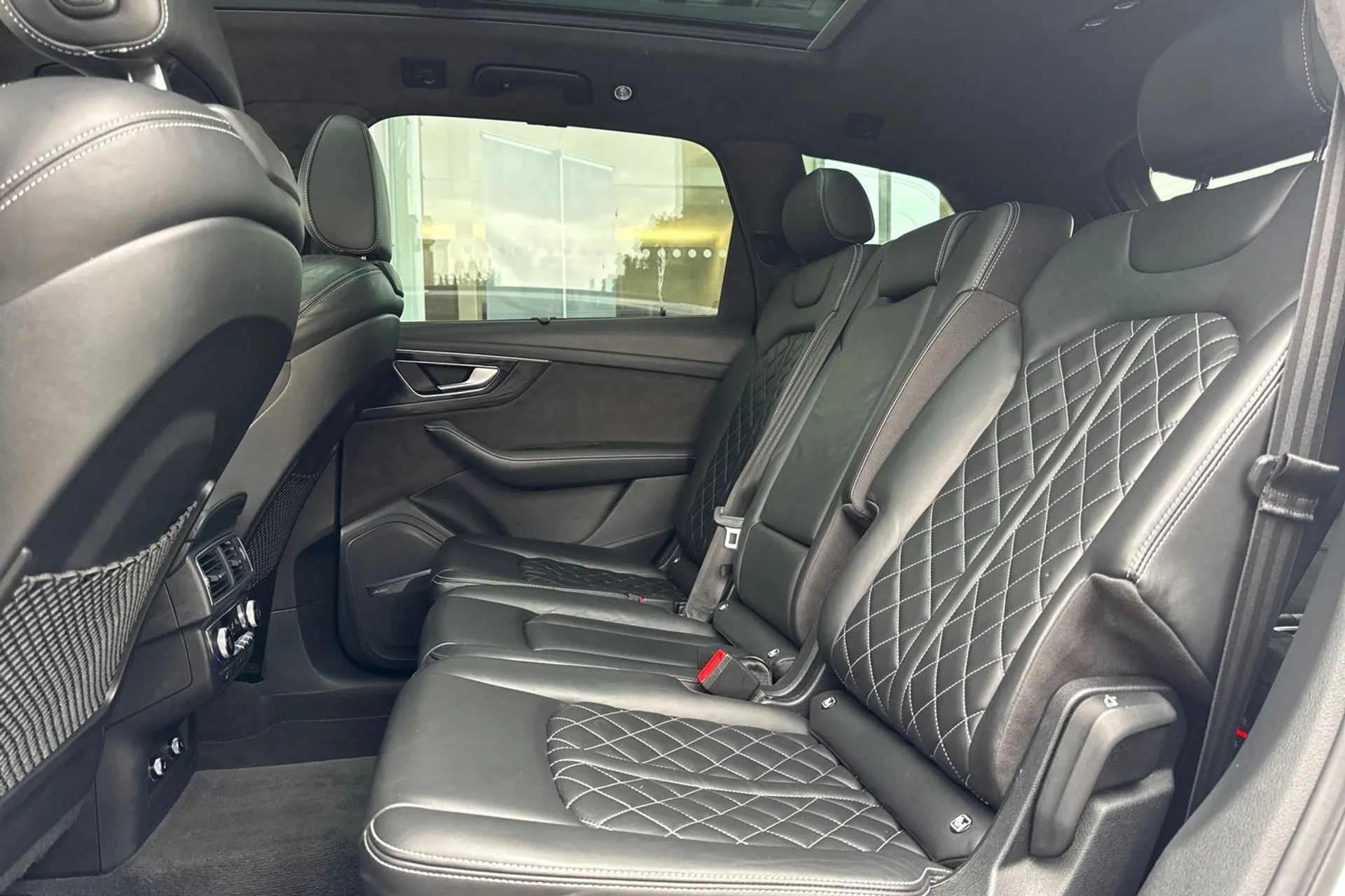 Audi Q7 thumbnail image number 30