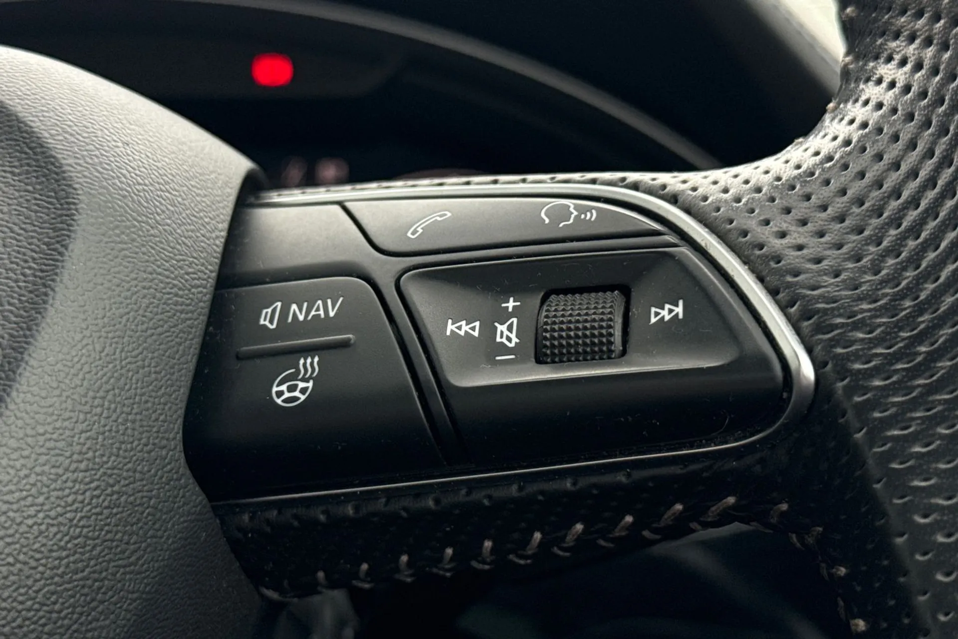 Audi Q7 thumbnail image number 37
