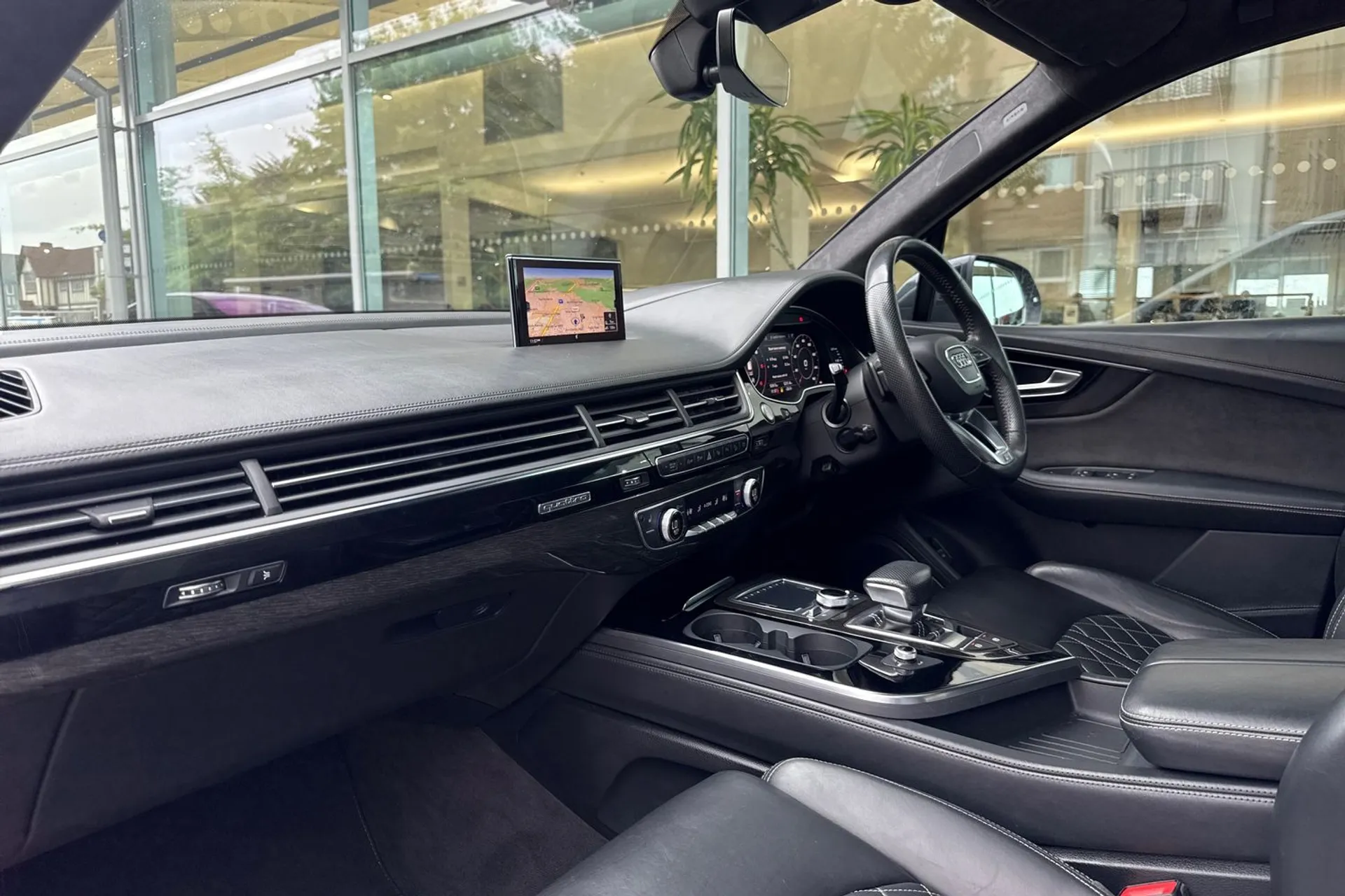 Audi Q7 thumbnail image number 27