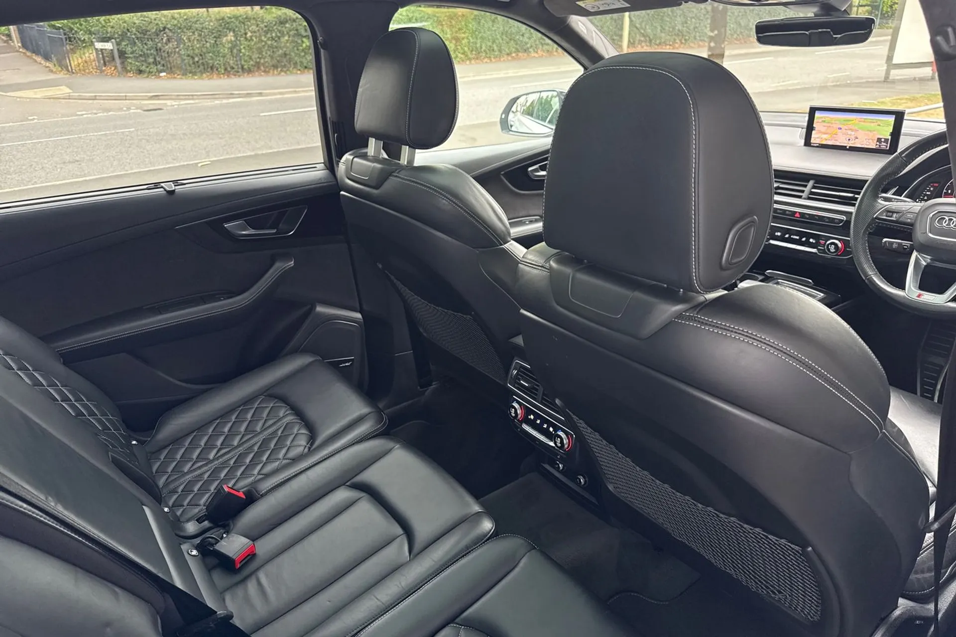 Audi Q7 thumbnail image number 23