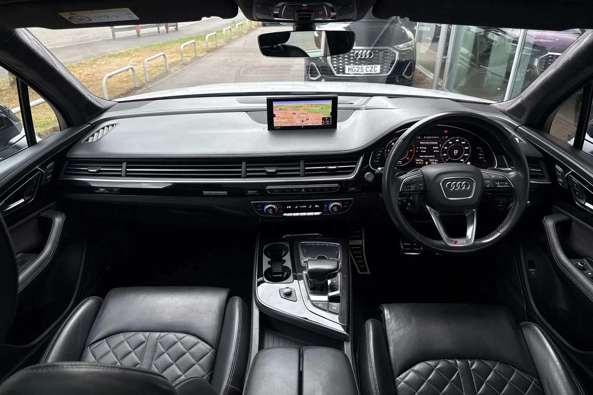 Audi Q7 thumbnail image number 32