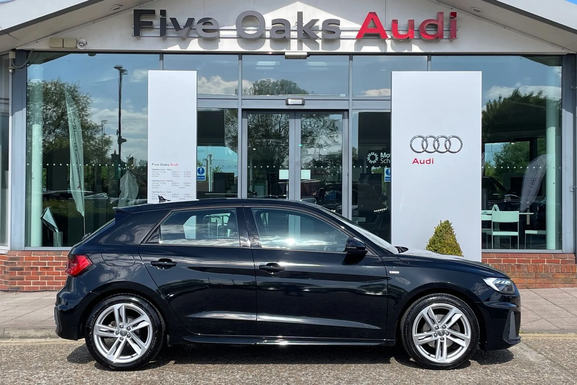 Audi A1 thumbnail image number 2