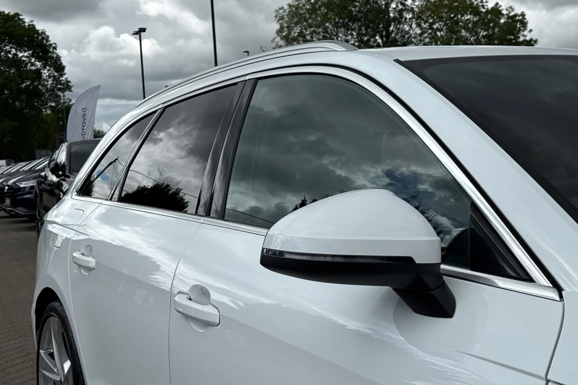 Audi A4 thumbnail image number 44