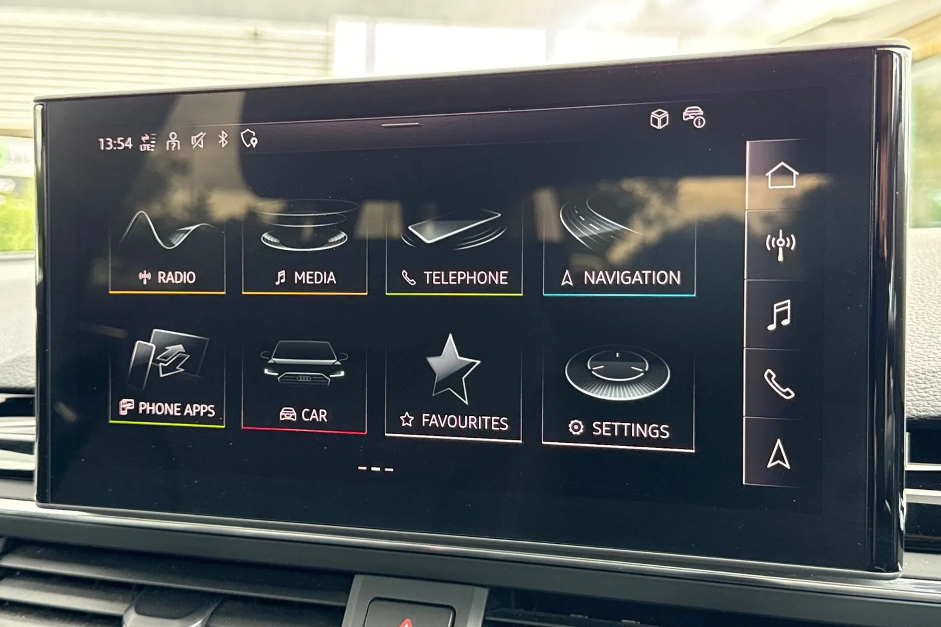 Audi A4 thumbnail image number 13