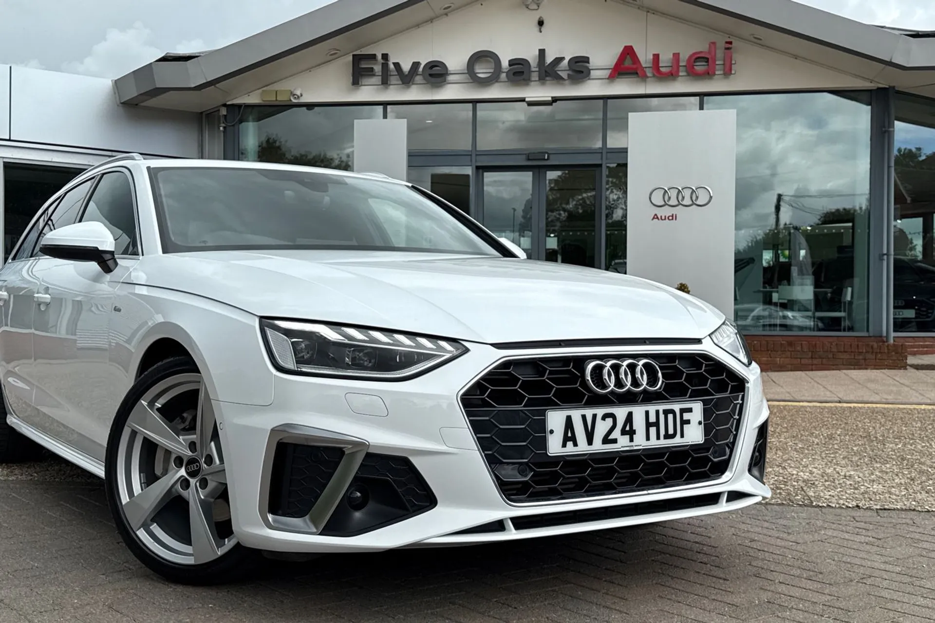 Audi A4 thumbnail image number 25