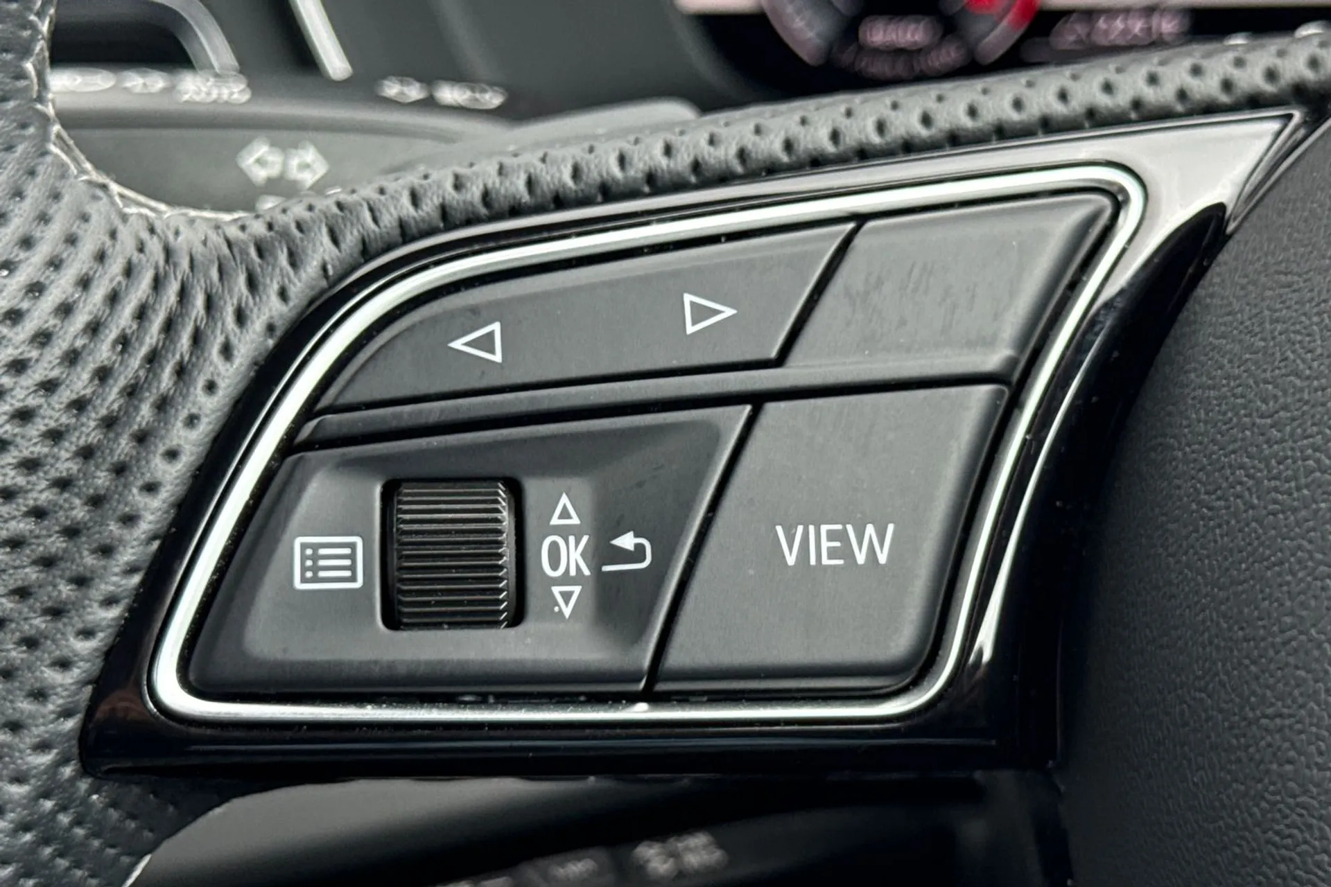 Audi A4 thumbnail image number 22