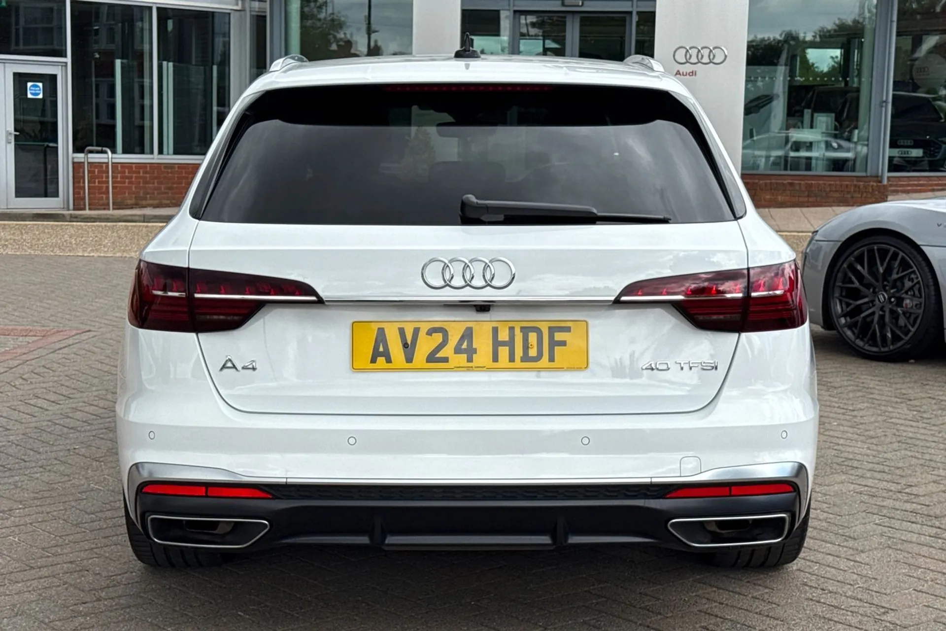 Audi A4 thumbnail image number 5