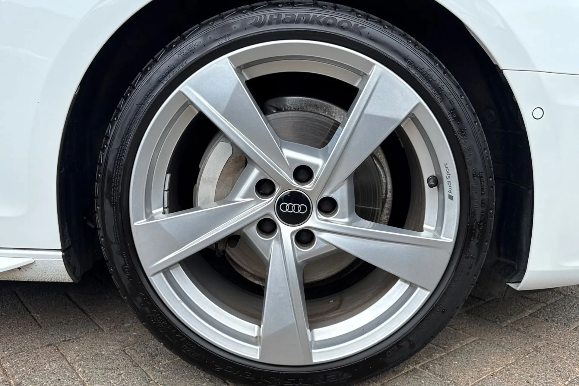 Audi A4 thumbnail image number 8