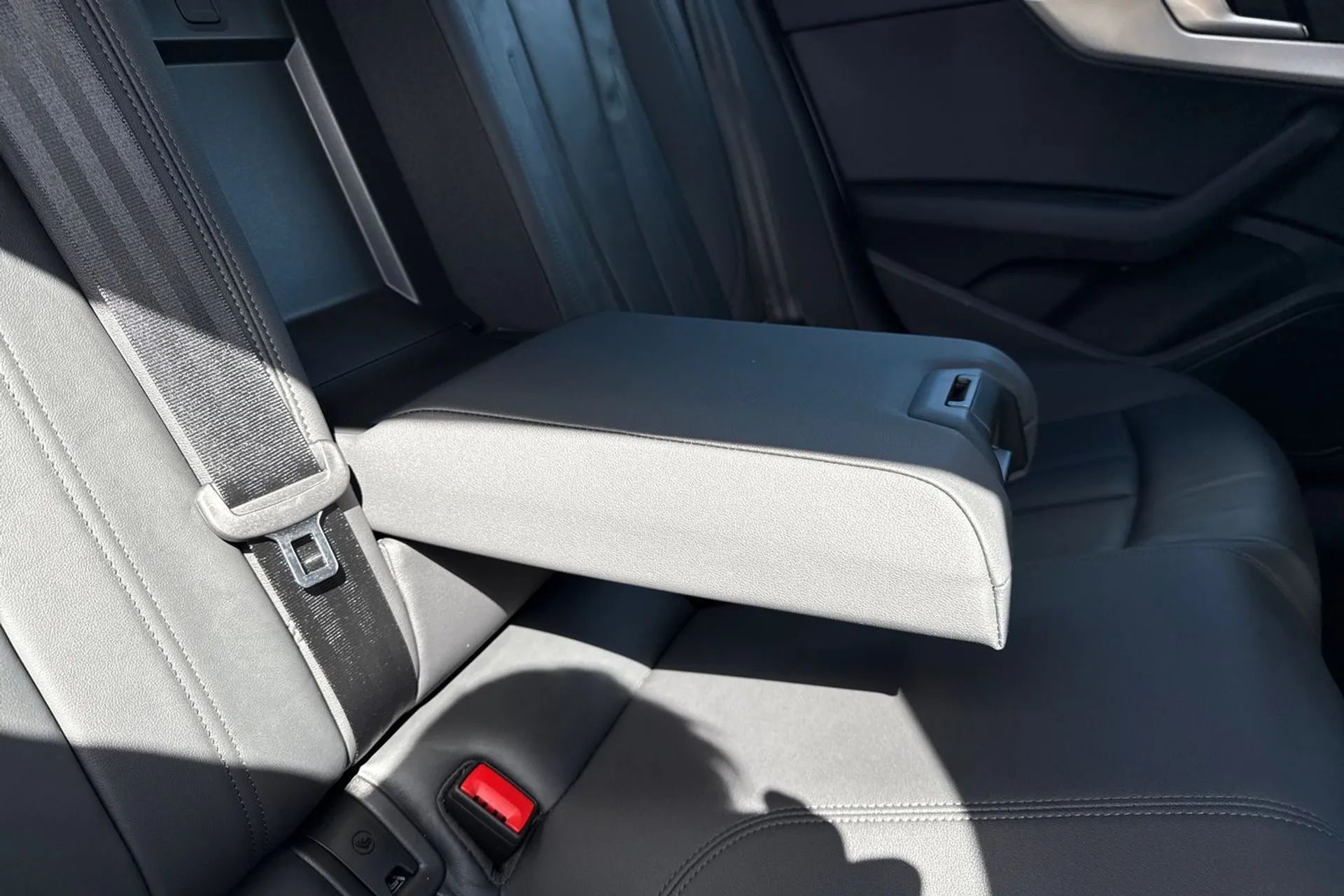 Audi A5 thumbnail image number 43