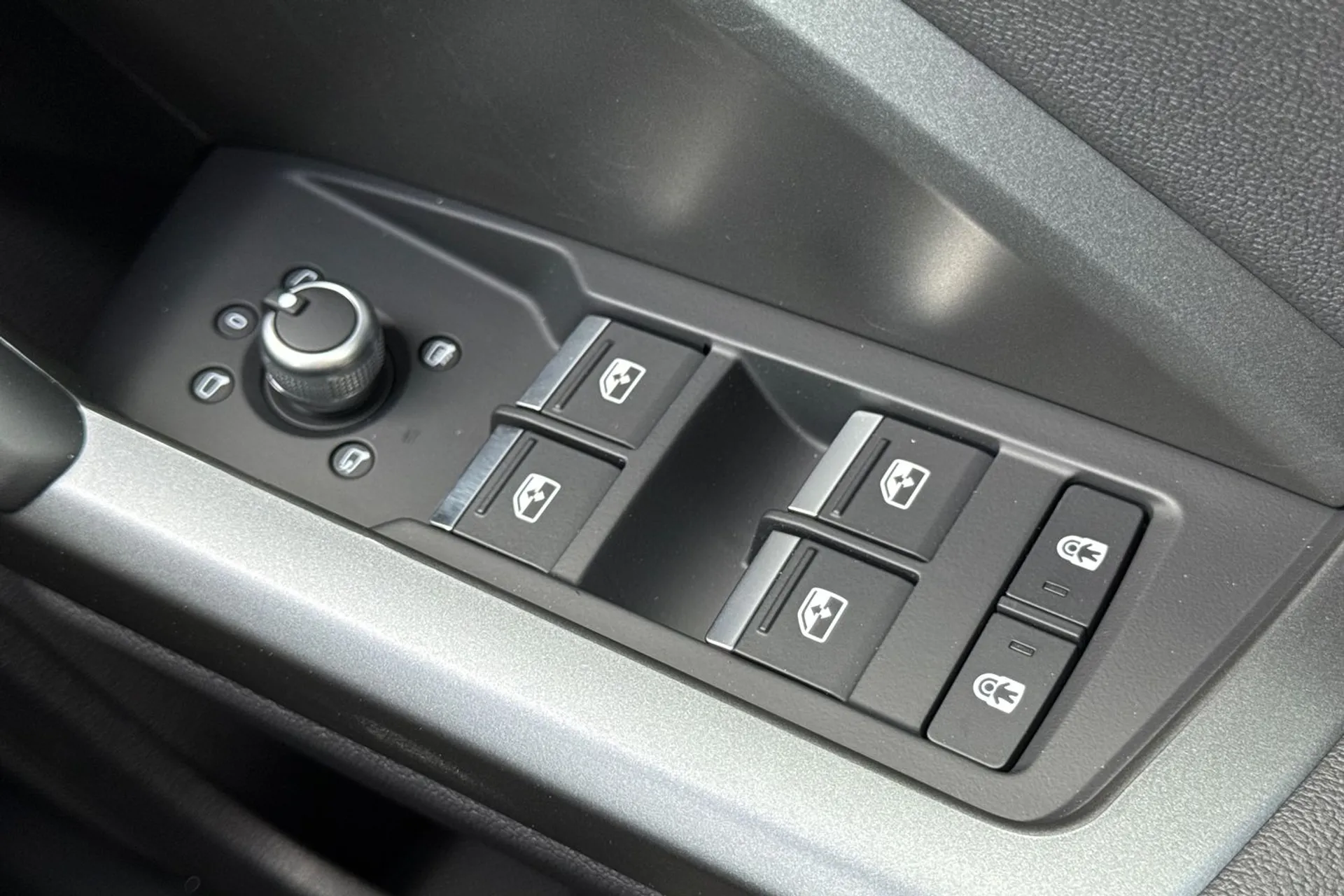 Audi Q3 thumbnail image number 21