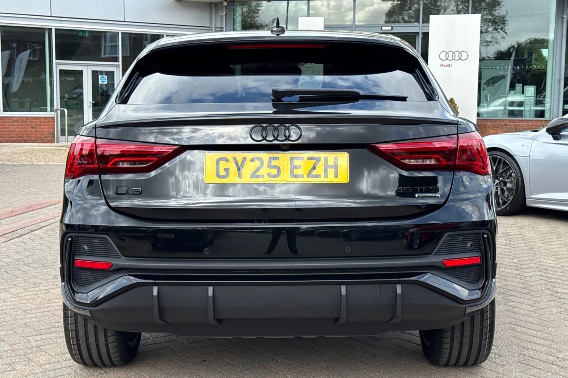 Audi Q3 thumbnail image number 34